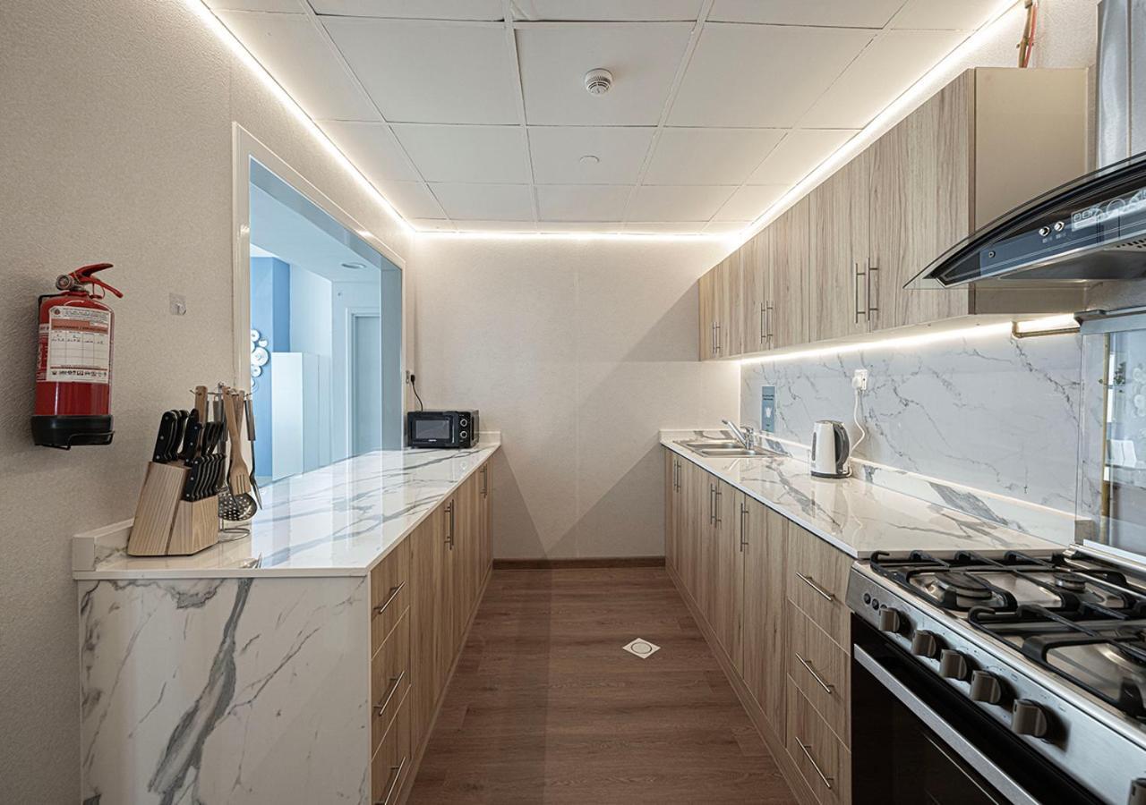 Next'House - Skyview Host Hostel Dubaj Kültér fotó